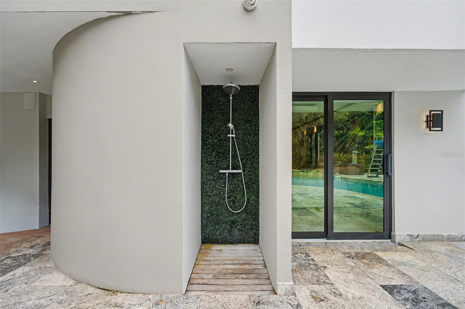 B1 CALLE SANTA ISABEL #B1