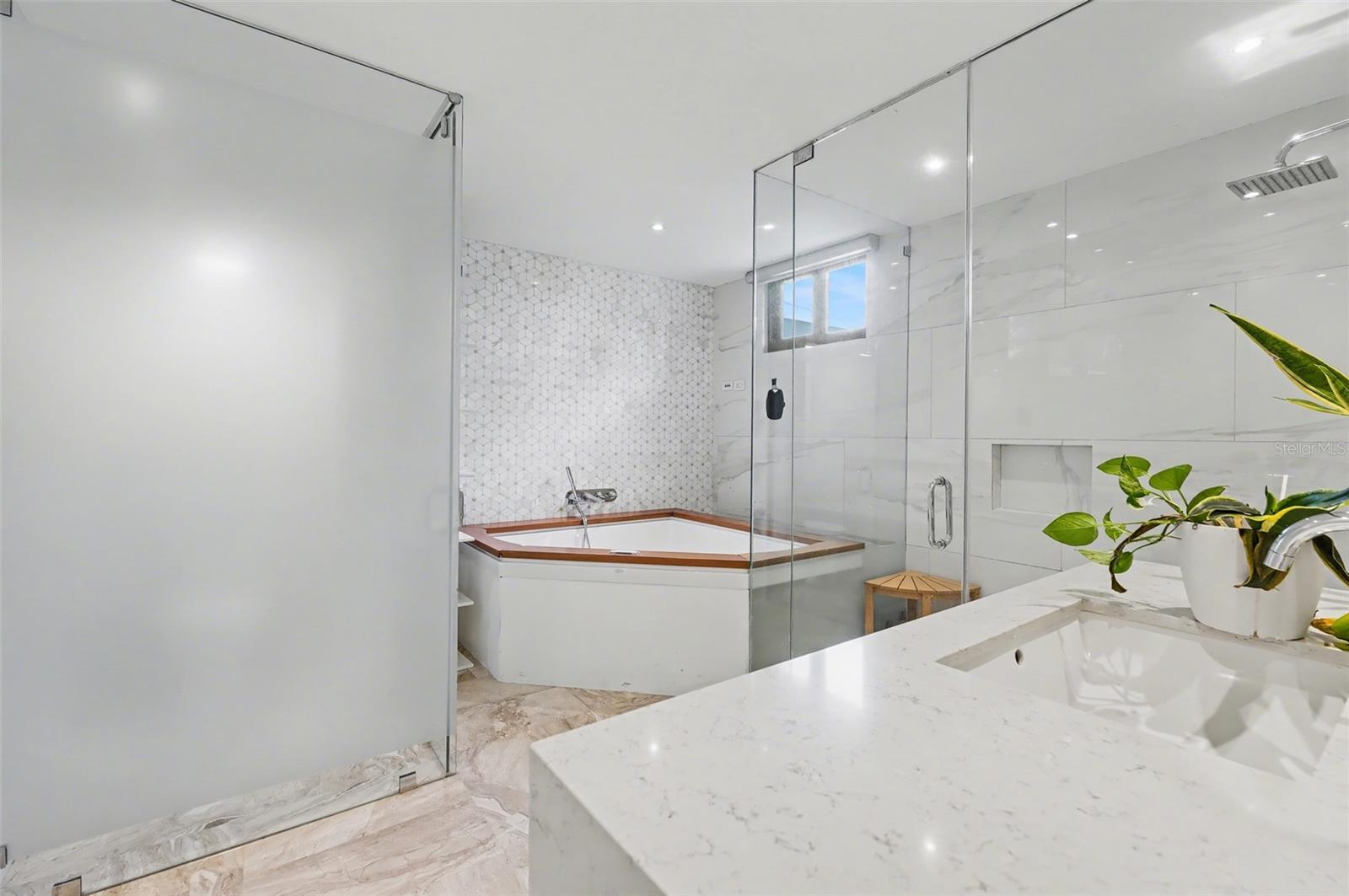 B1 CALLE SANTA ISABEL #B1