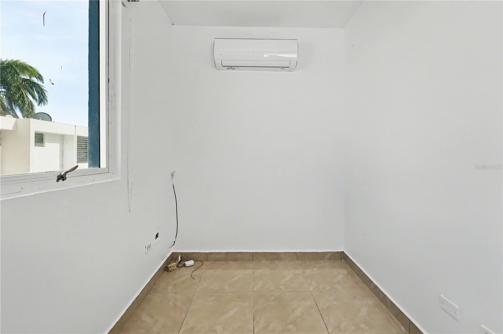 477 AVE LIC EUGENIO MARIA DE HOSTOS ##3