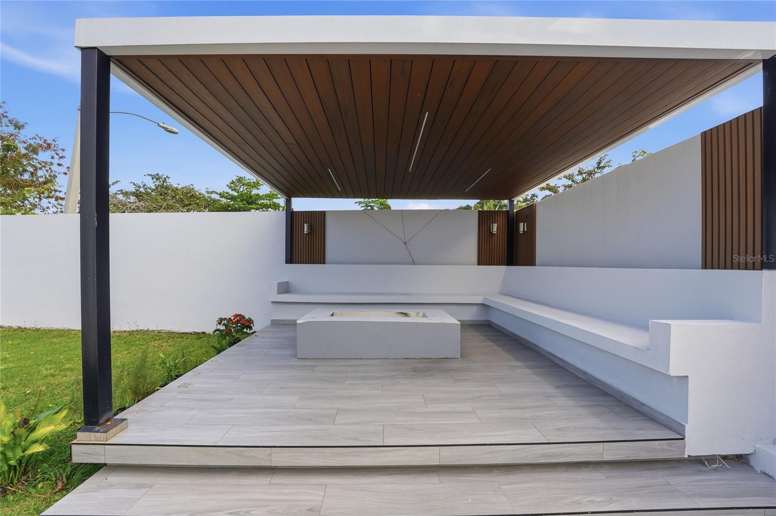 748 CALLE VALLE DEL TOA #748