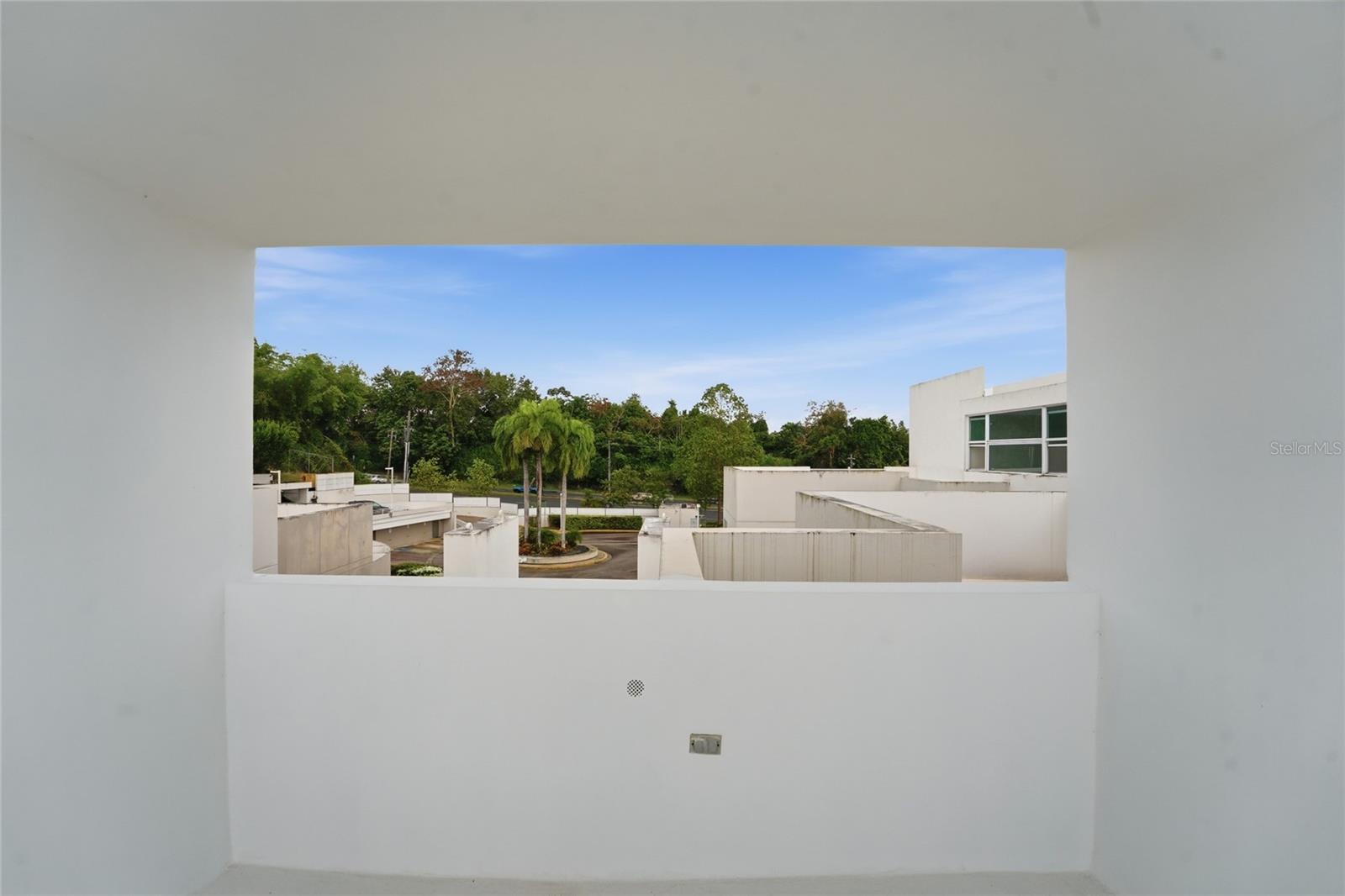 519 AVE LAS CUMBRES #519