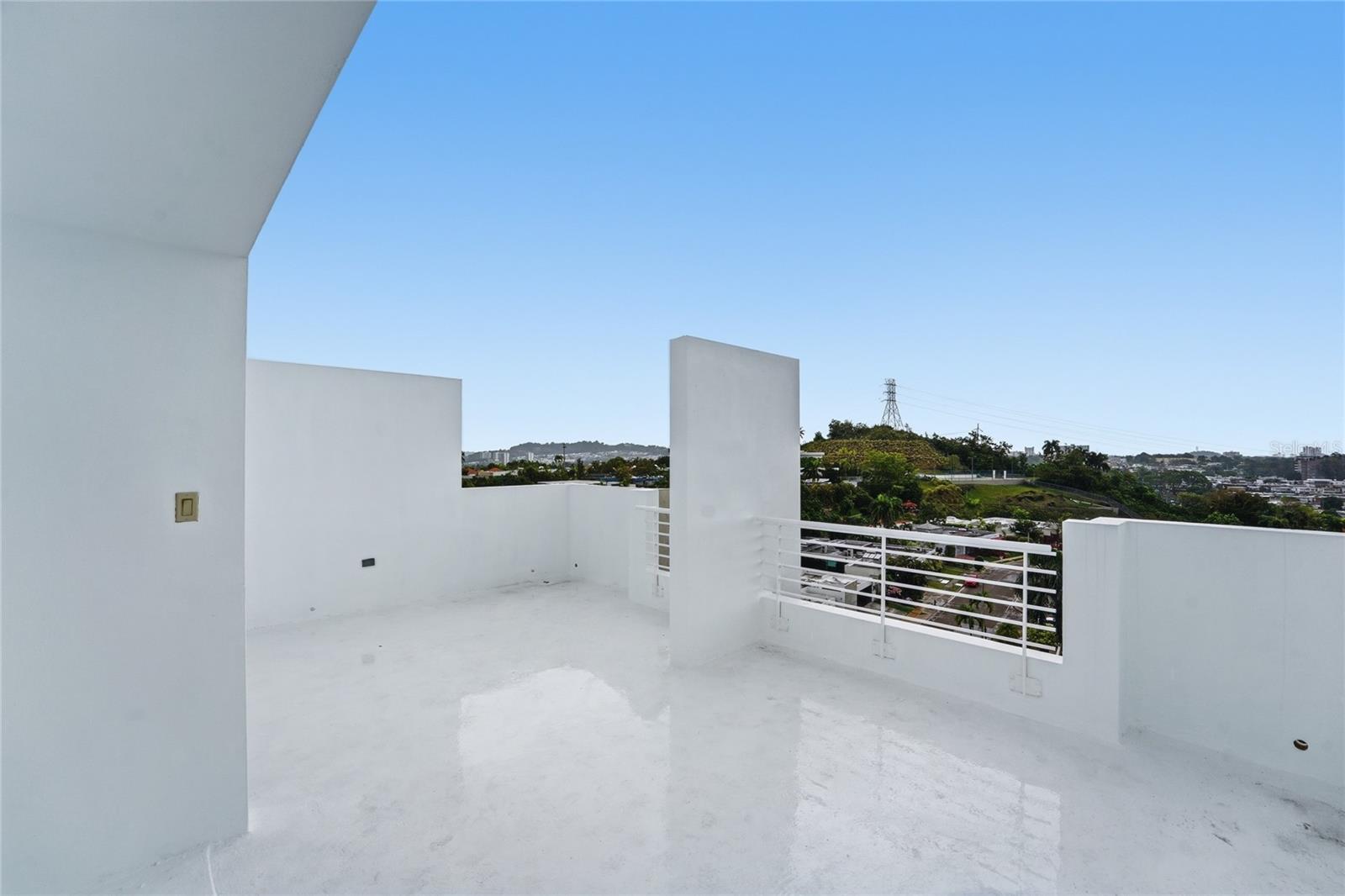 519 AVE LAS CUMBRES #519