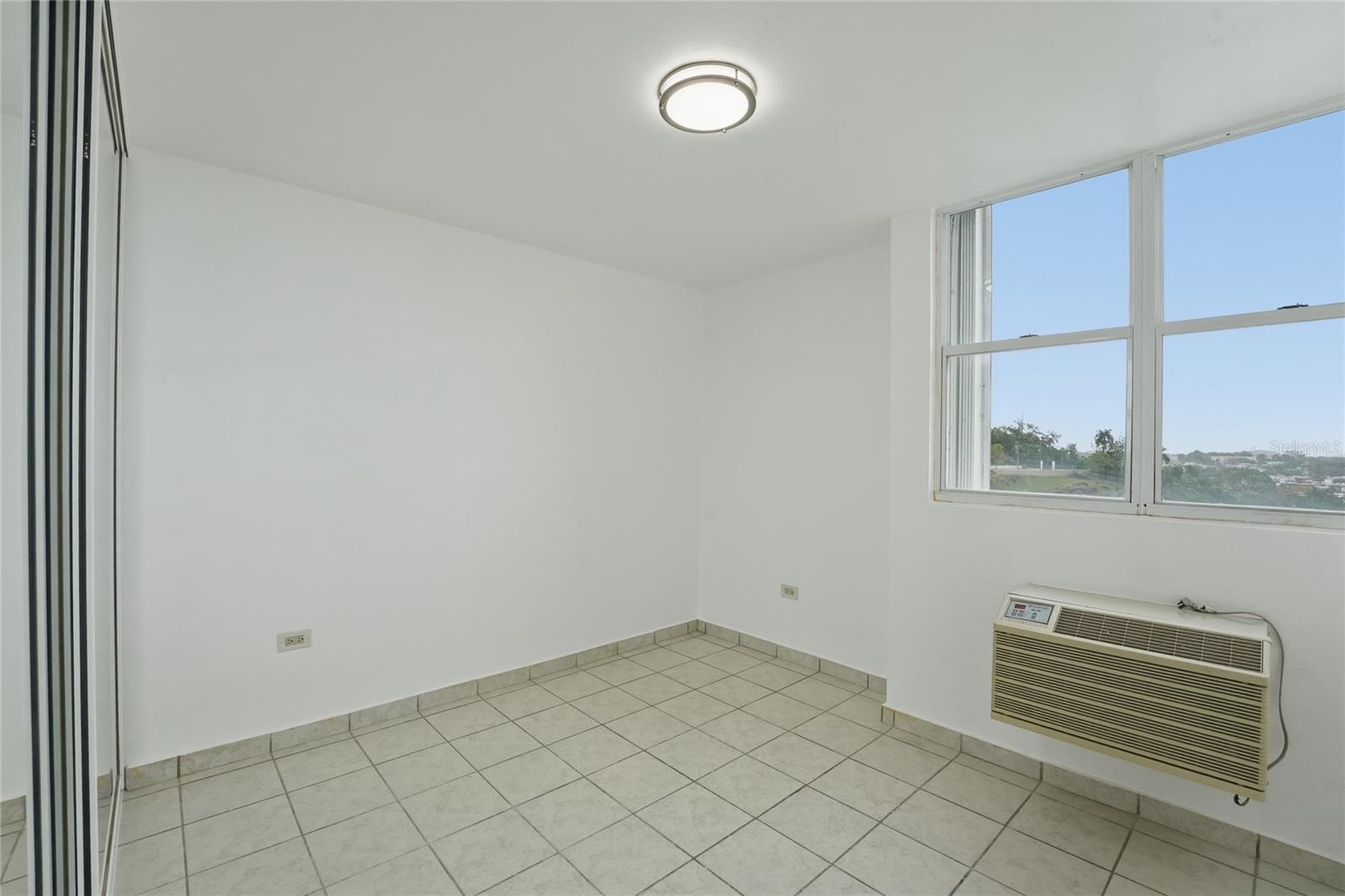 519 AVE LAS CUMBRES #519