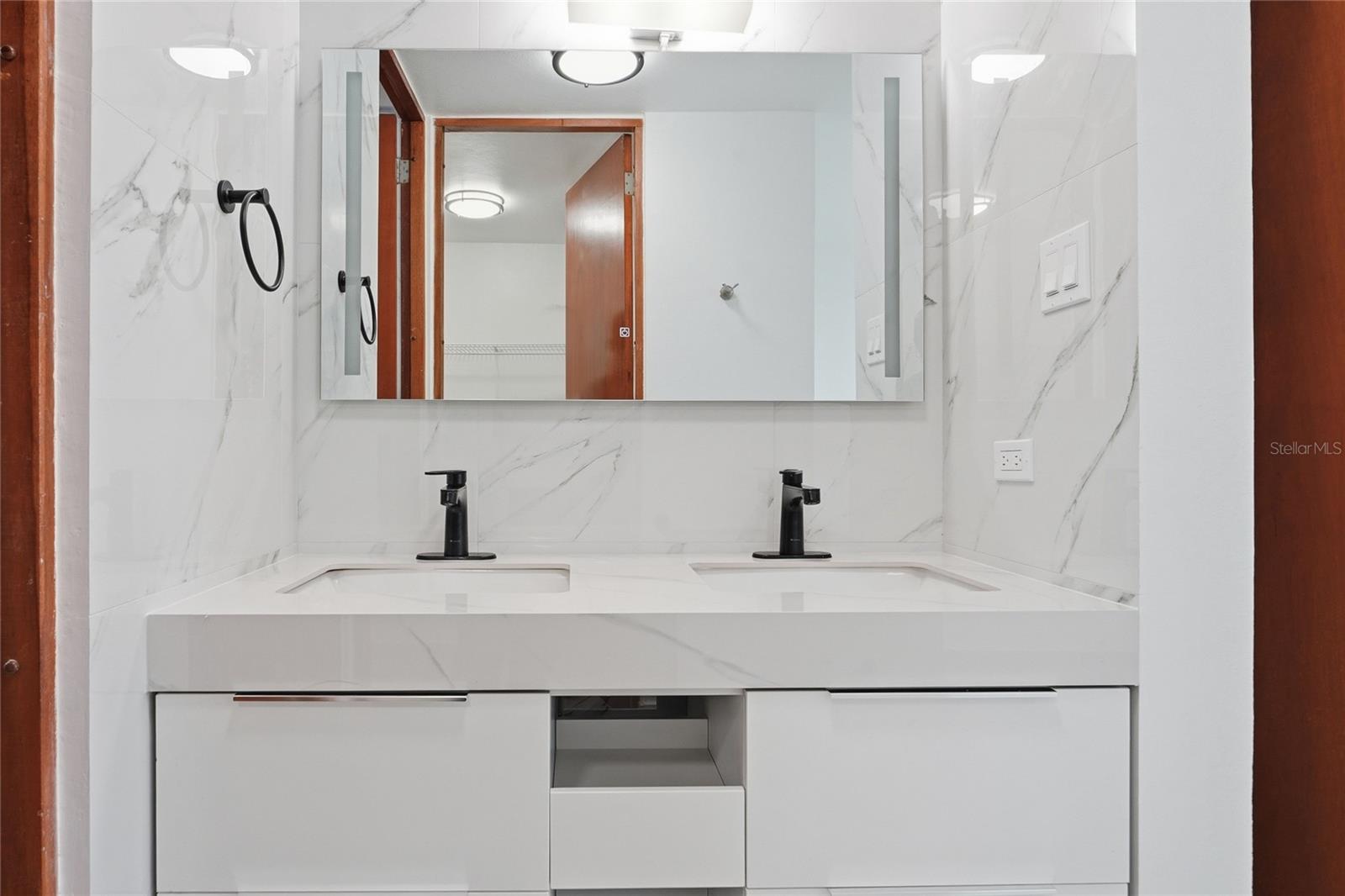 519 AVE LAS CUMBRES #519