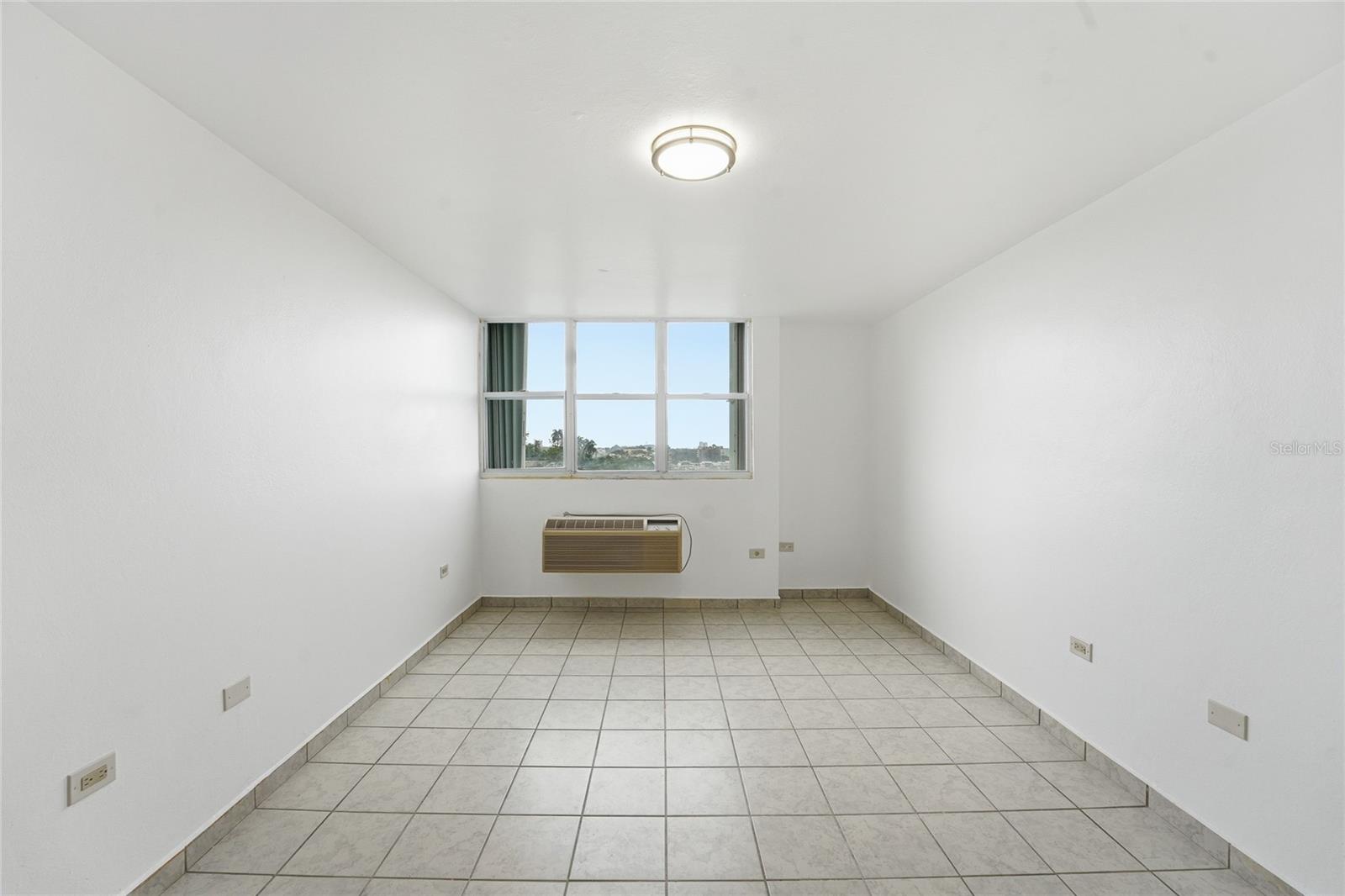 519 AVE LAS CUMBRES #519