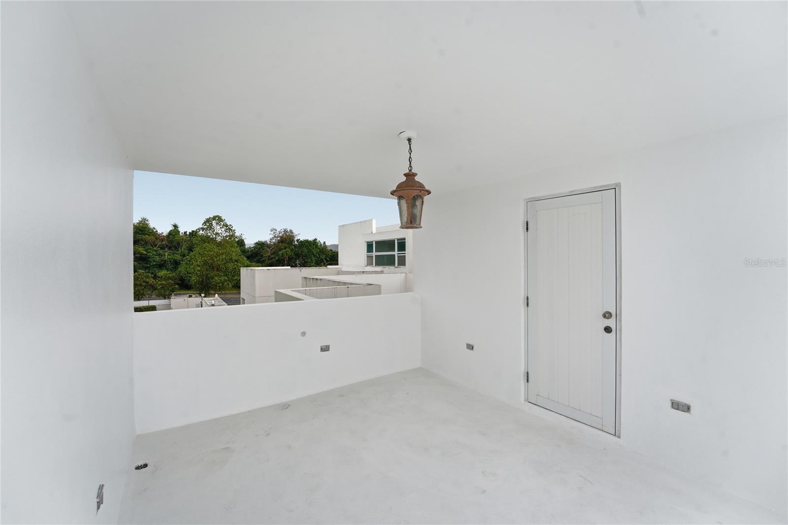 519 AVE LAS CUMBRES #519