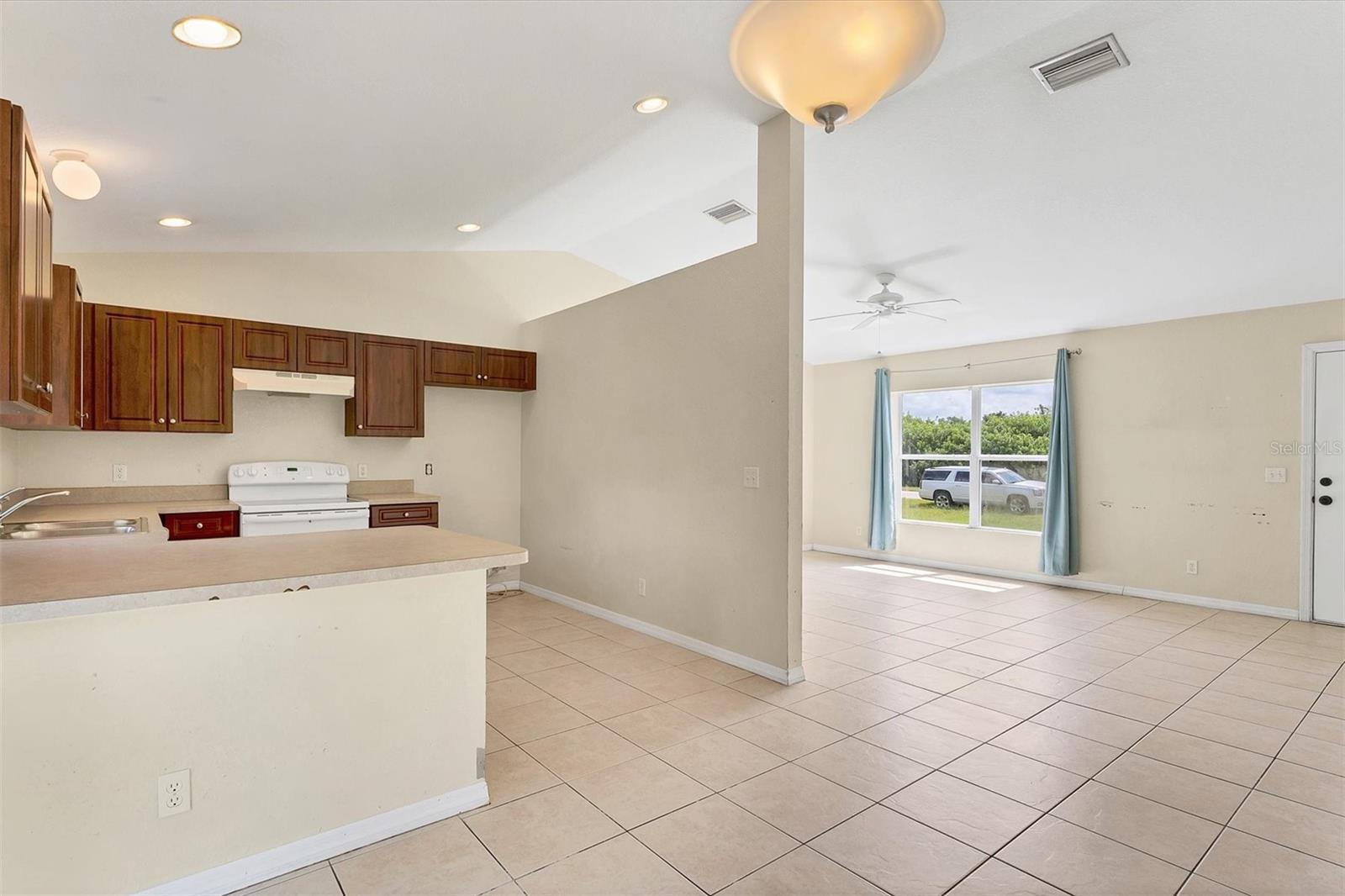 12542 GULFSTREAM BLVD