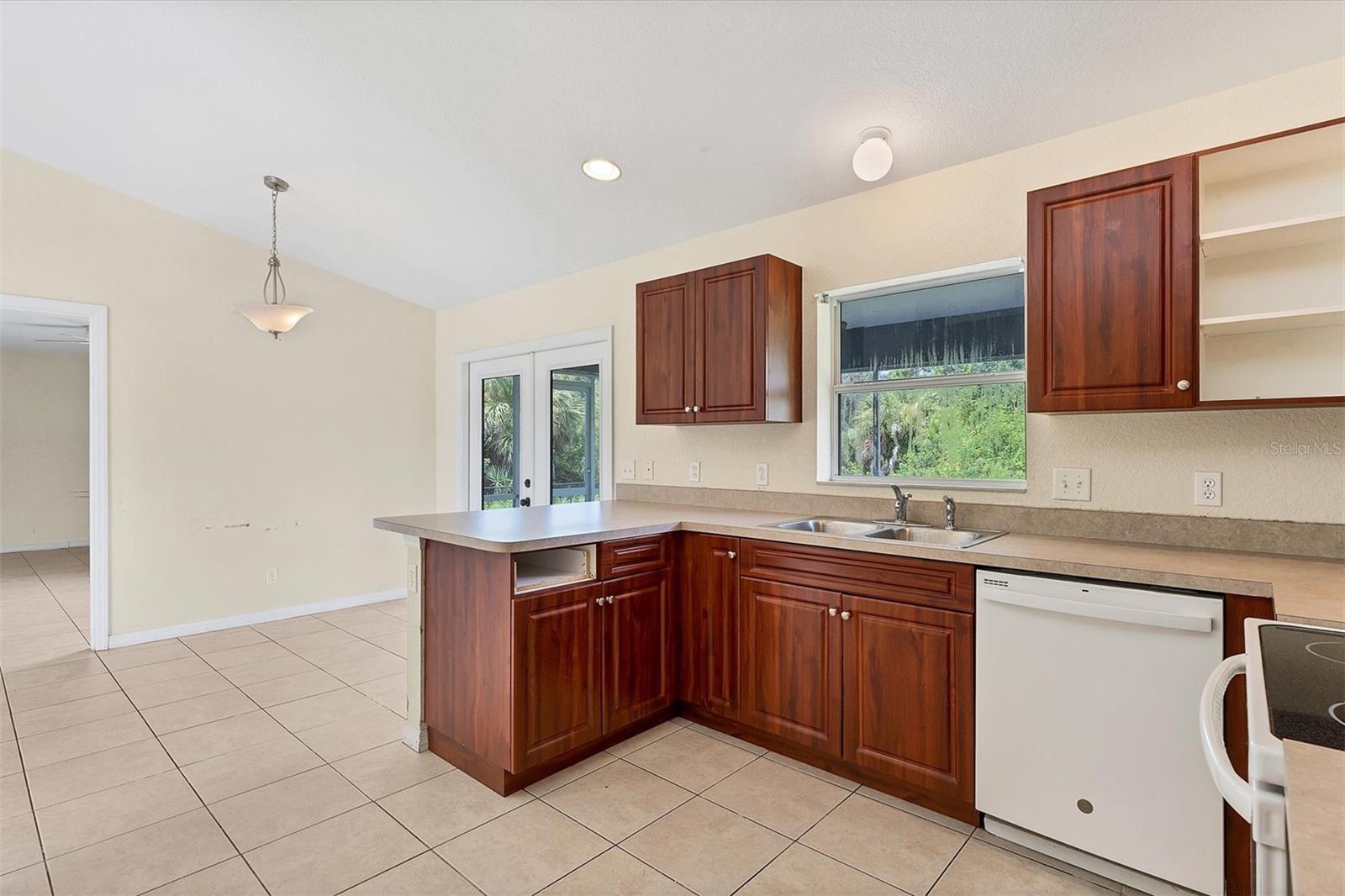 12542 GULFSTREAM BLVD