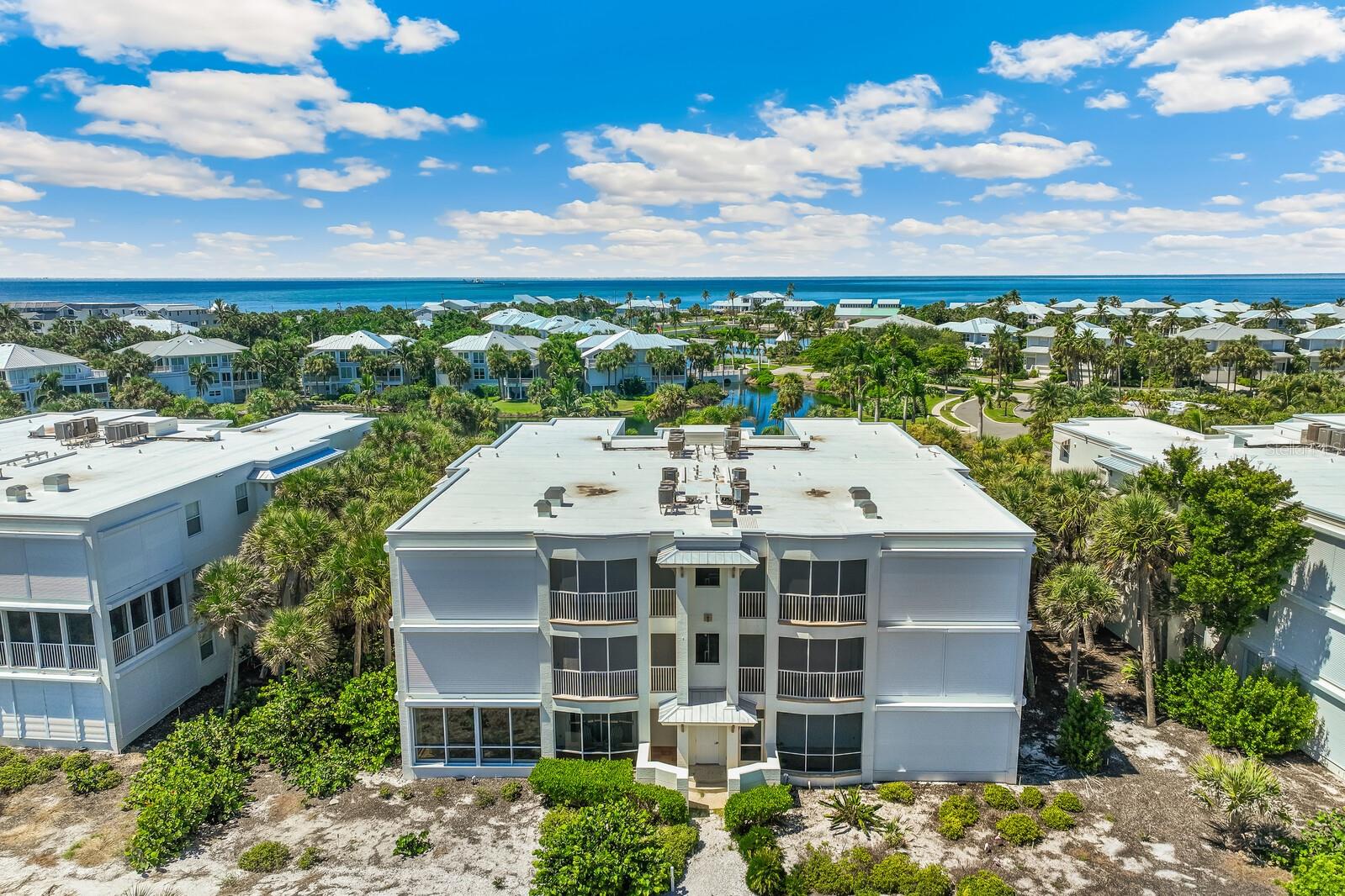 819 HARBORSHORE DR #1B