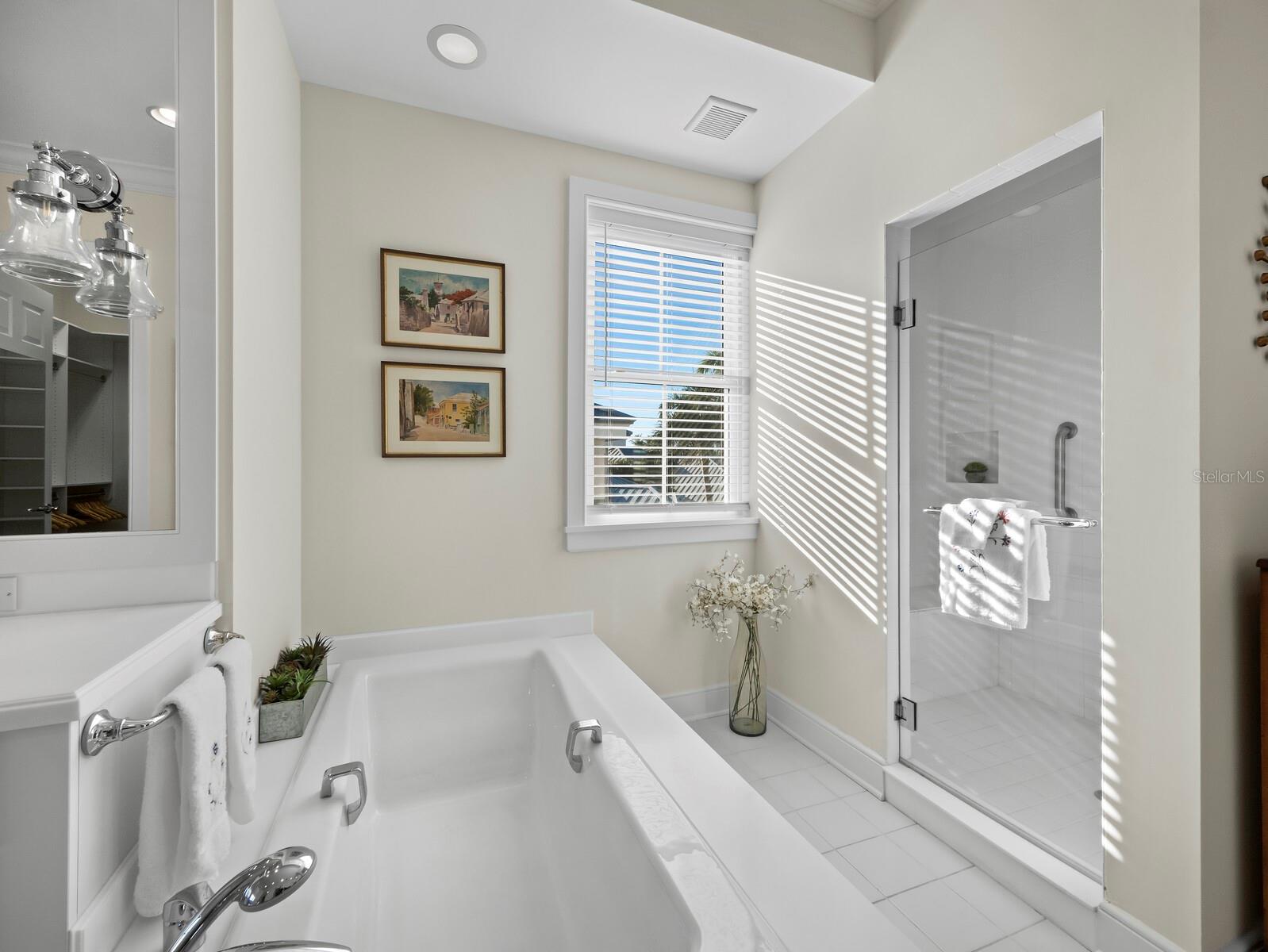 1600 JEAN LAFITTE DR