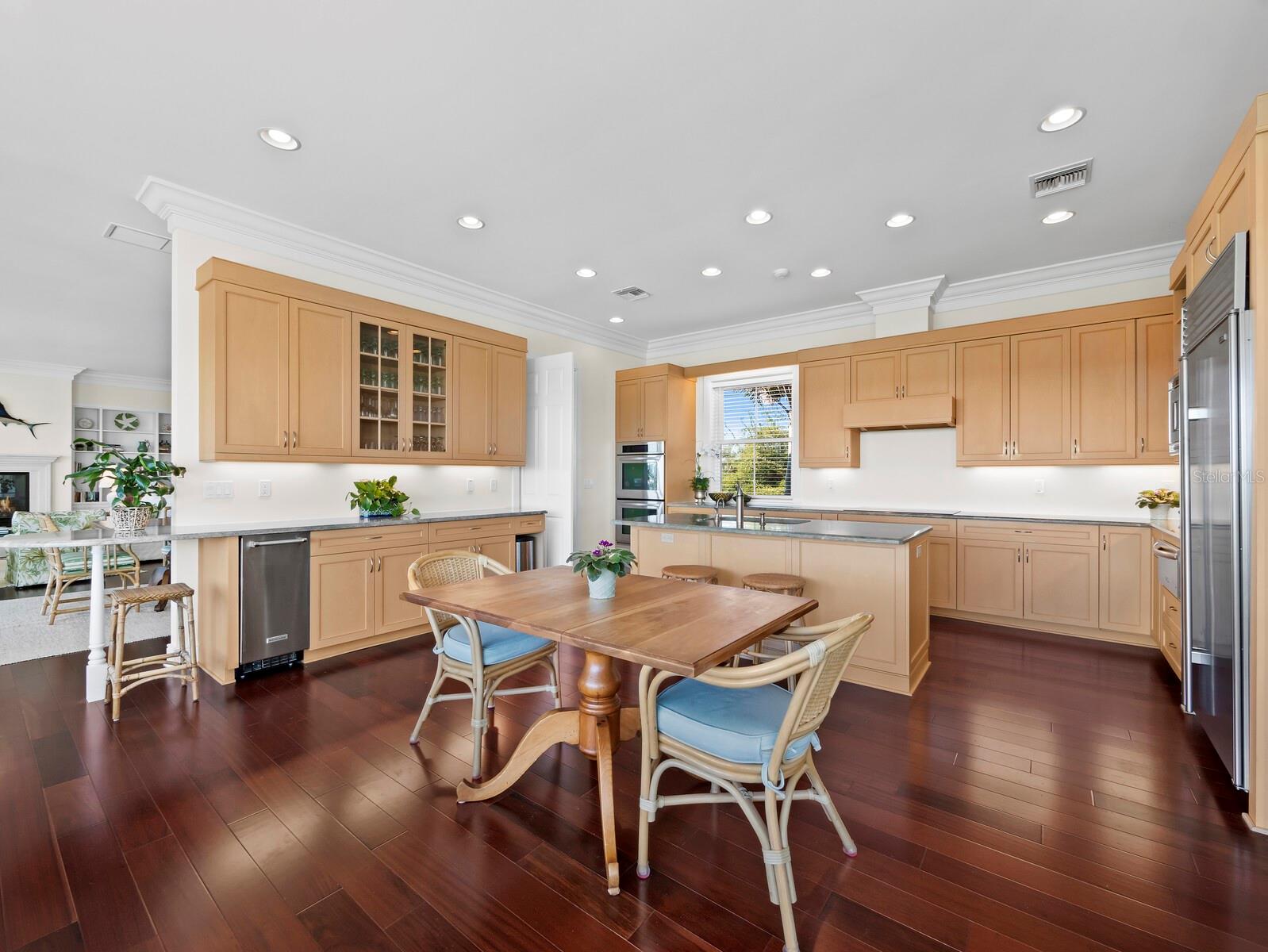 1600 JEAN LAFITTE DR