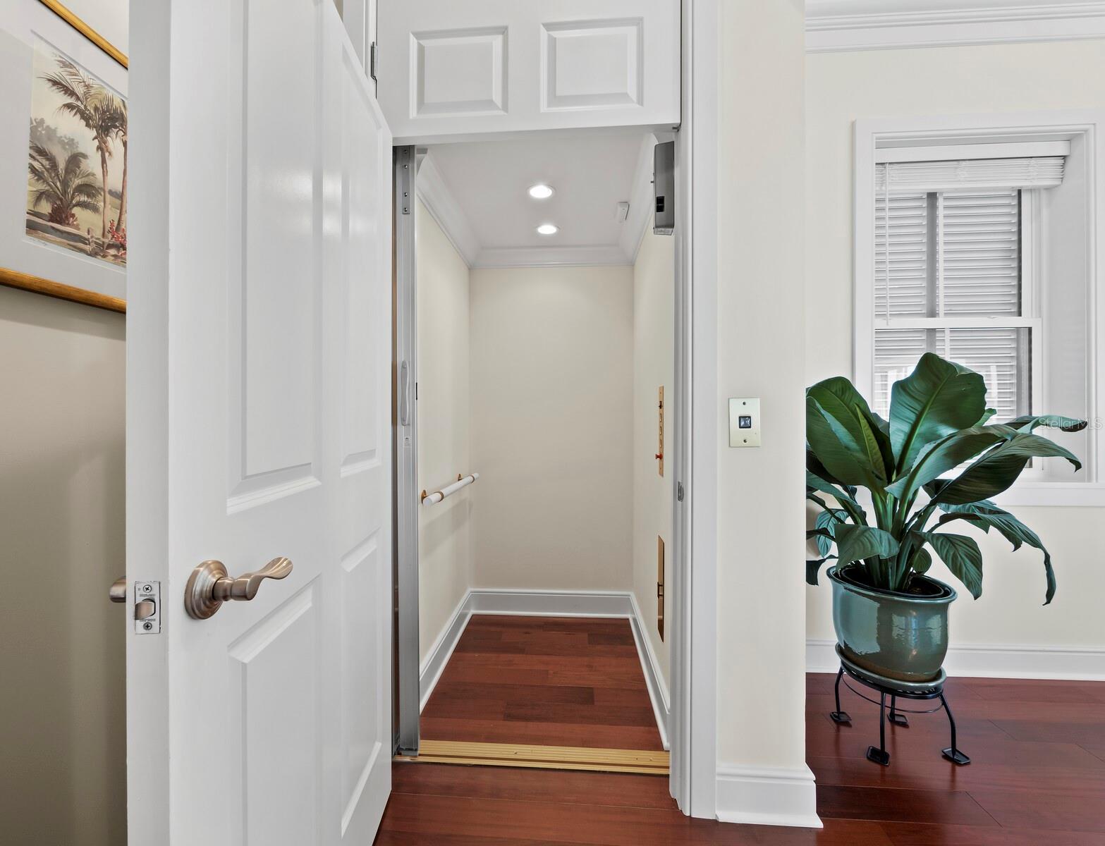 1600 JEAN LAFITTE DR