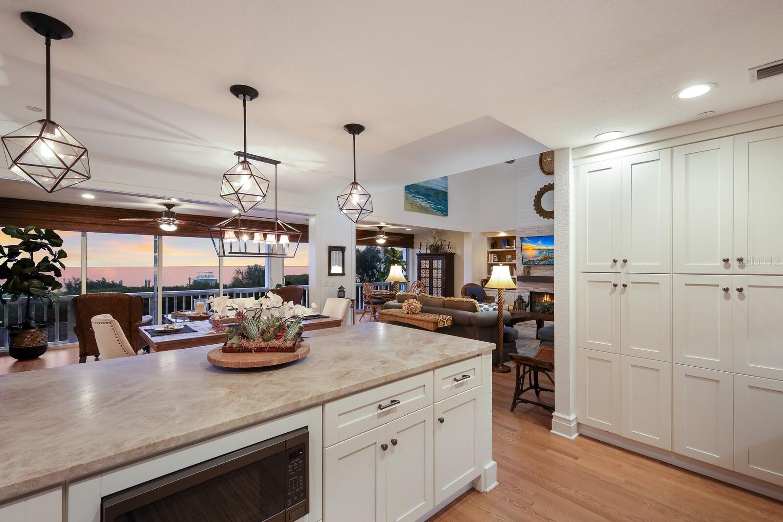 549 BUTTONWOOD BAY DR