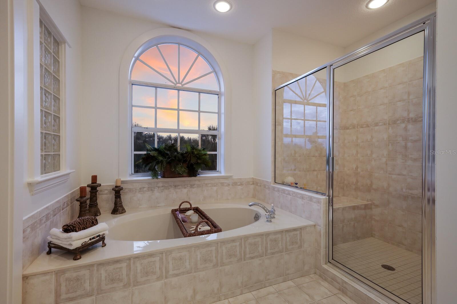 549 BUTTONWOOD BAY DR