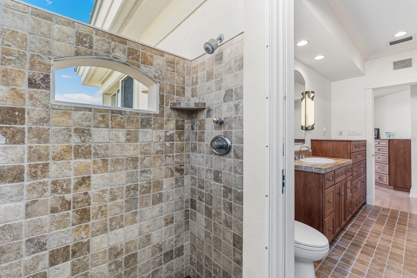 1601 JEAN LAFITTE DR