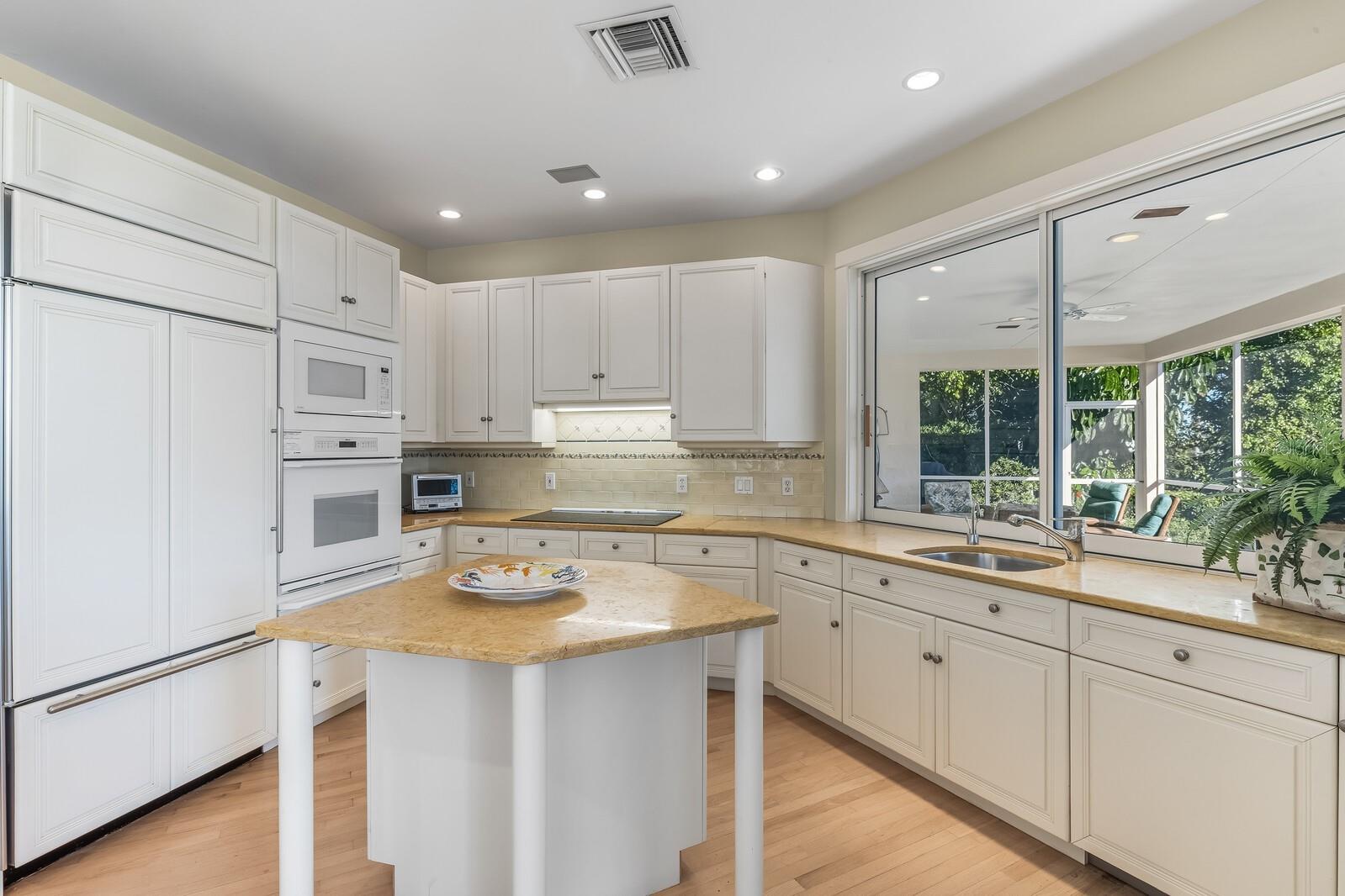 1601 JEAN LAFITTE DR