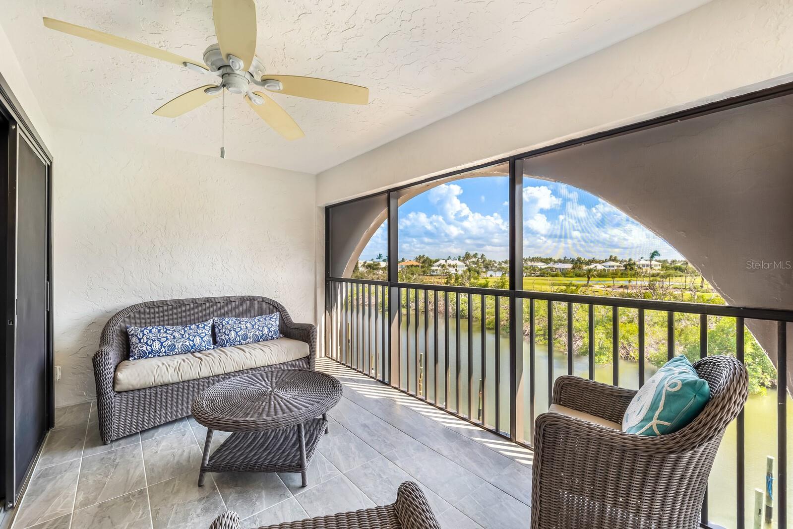 950 PALM AVE #304