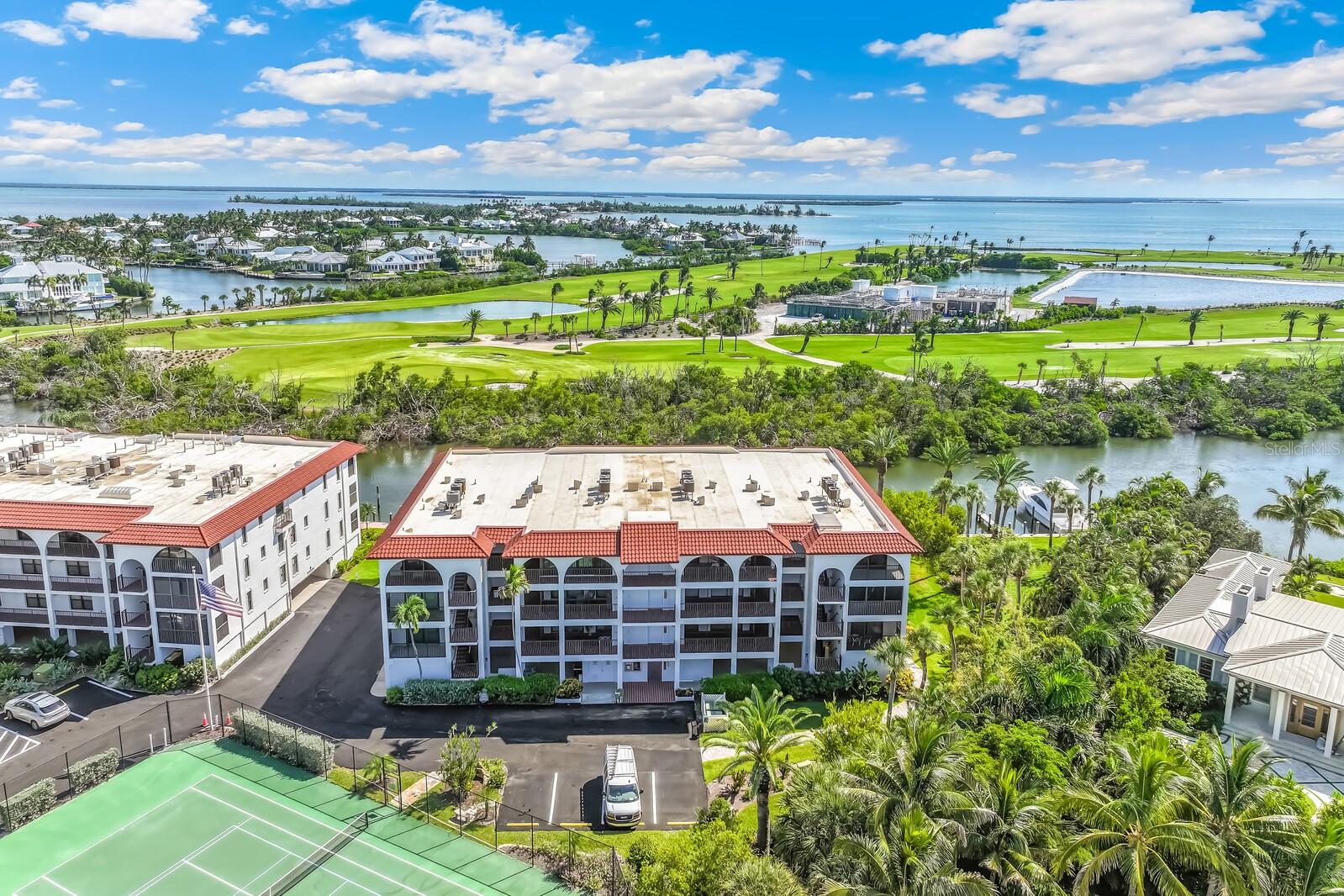 950 PALM AVE #304