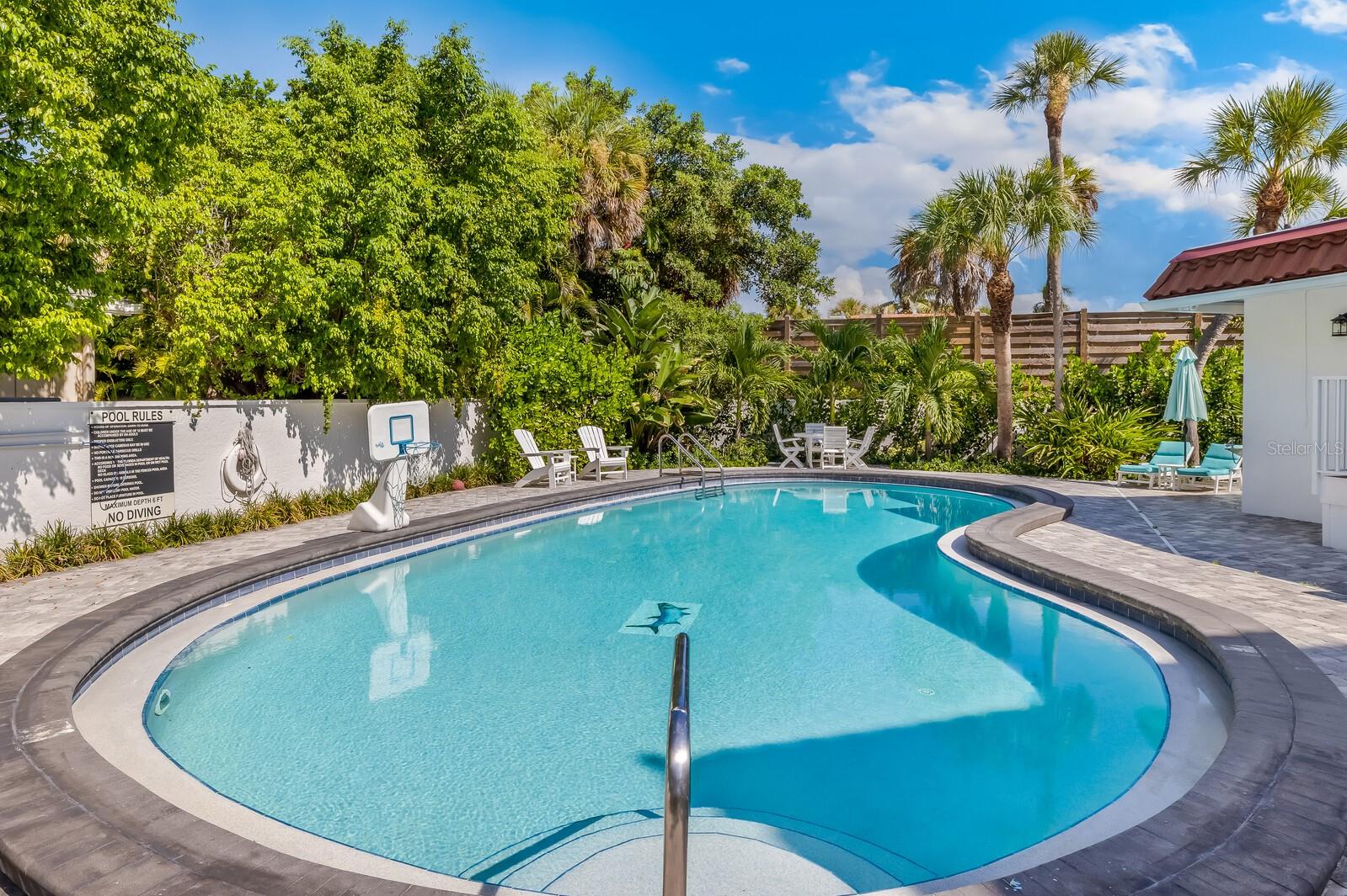 950 PALM AVE #304