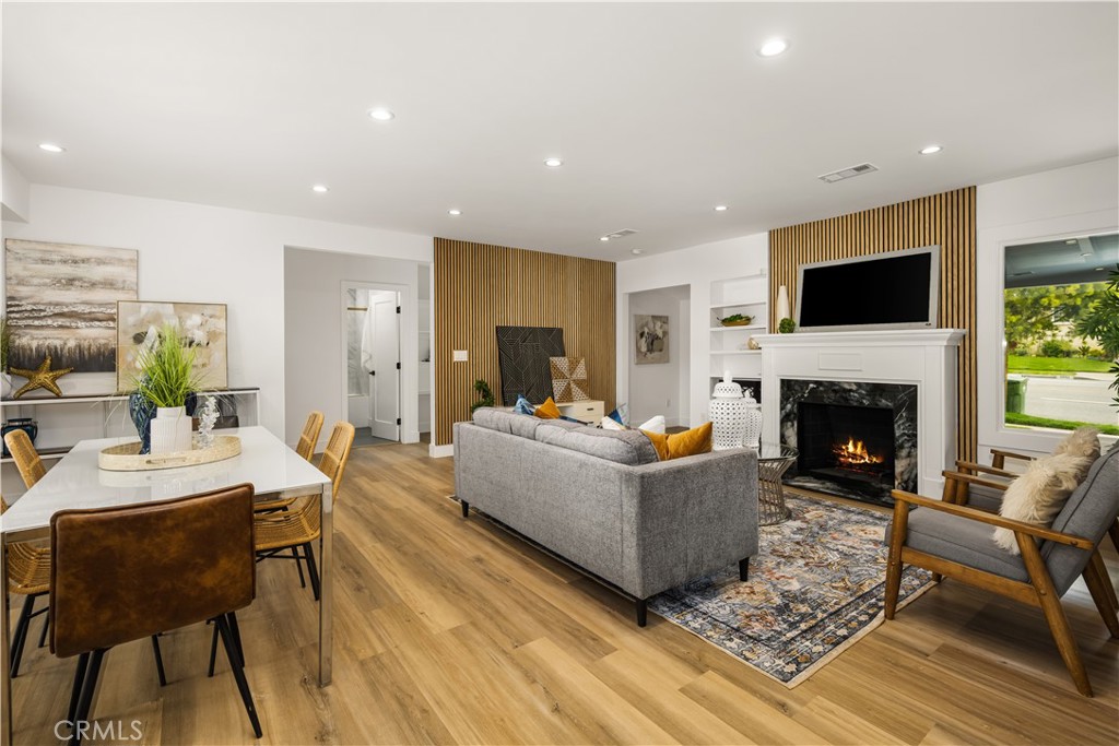 6005 S La Brea Avenue