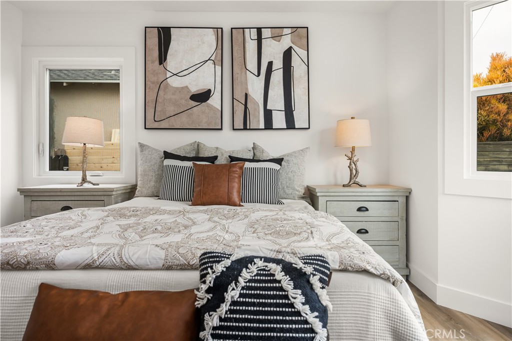 6005 S La Brea Avenue