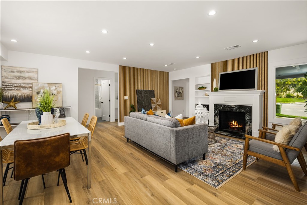 6005 S La Brea Avenue