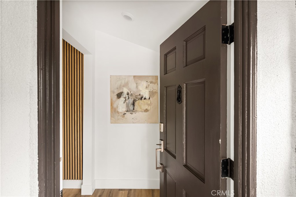 6005 S La Brea Avenue