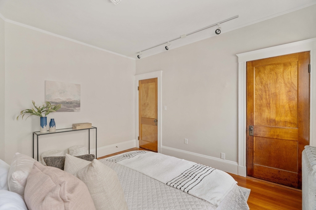 6 Oakland Avenue # 2