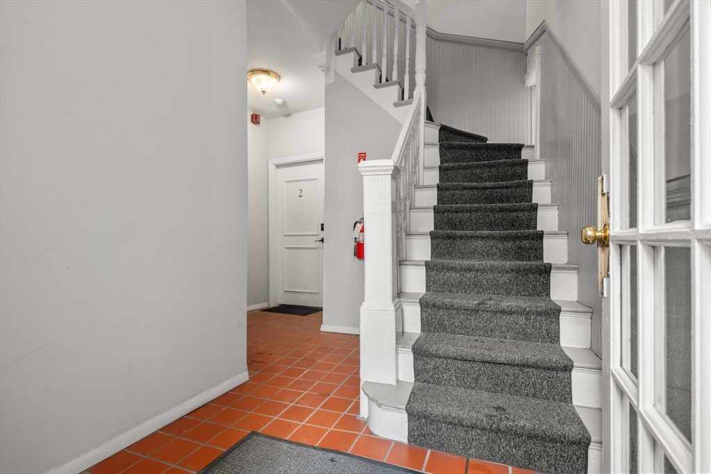 16 Foster Street # 9