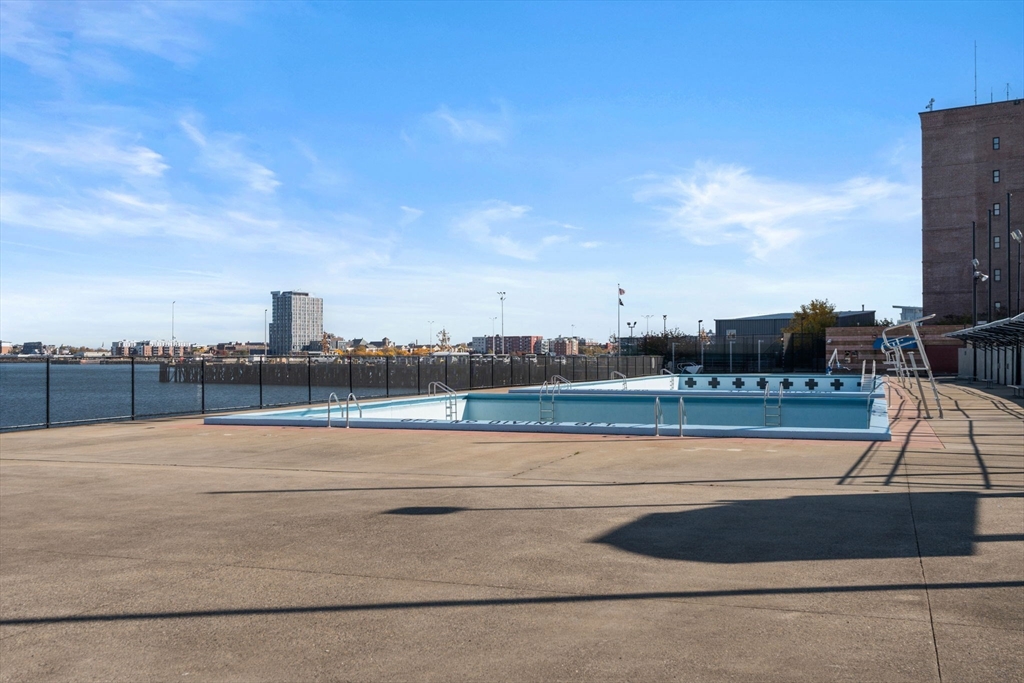 16 Foster Street # 9