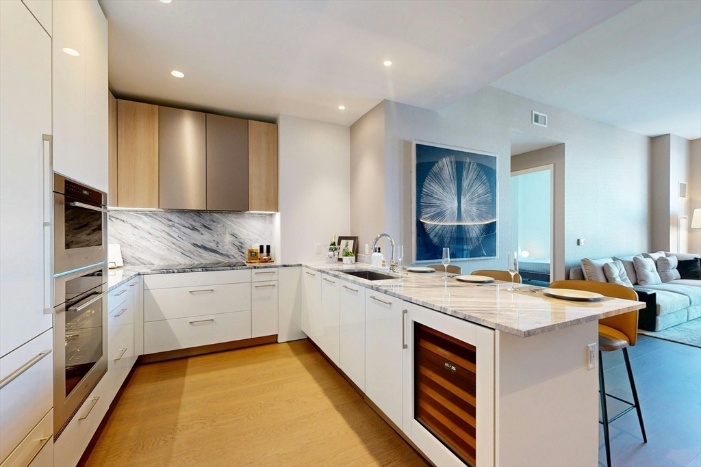 240 Devonshire Street # 3910
