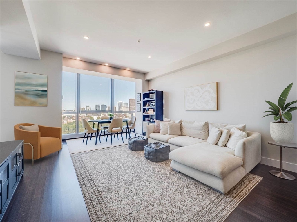 110 Stuart Street # 27C