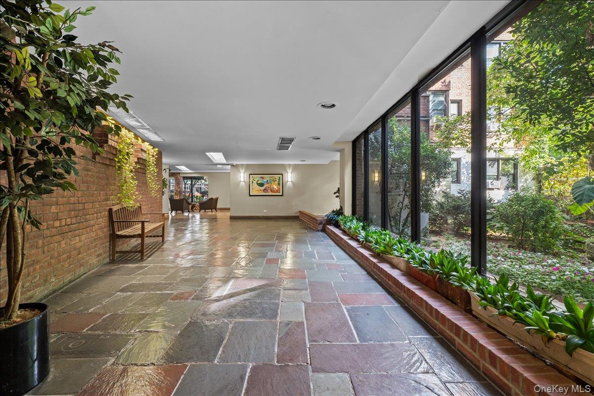 3635 Johnson Avenue Unit: 2E