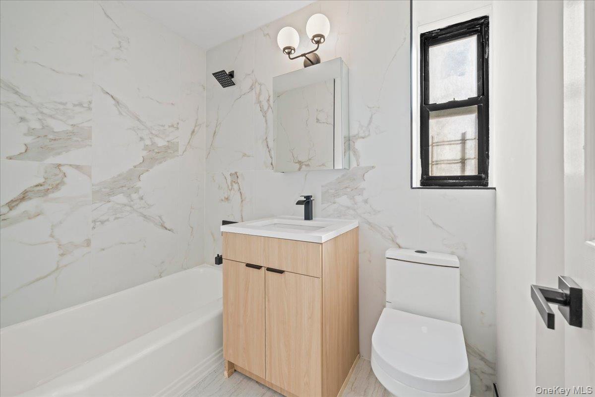 3260 Netherland Avenue Unit: 4C