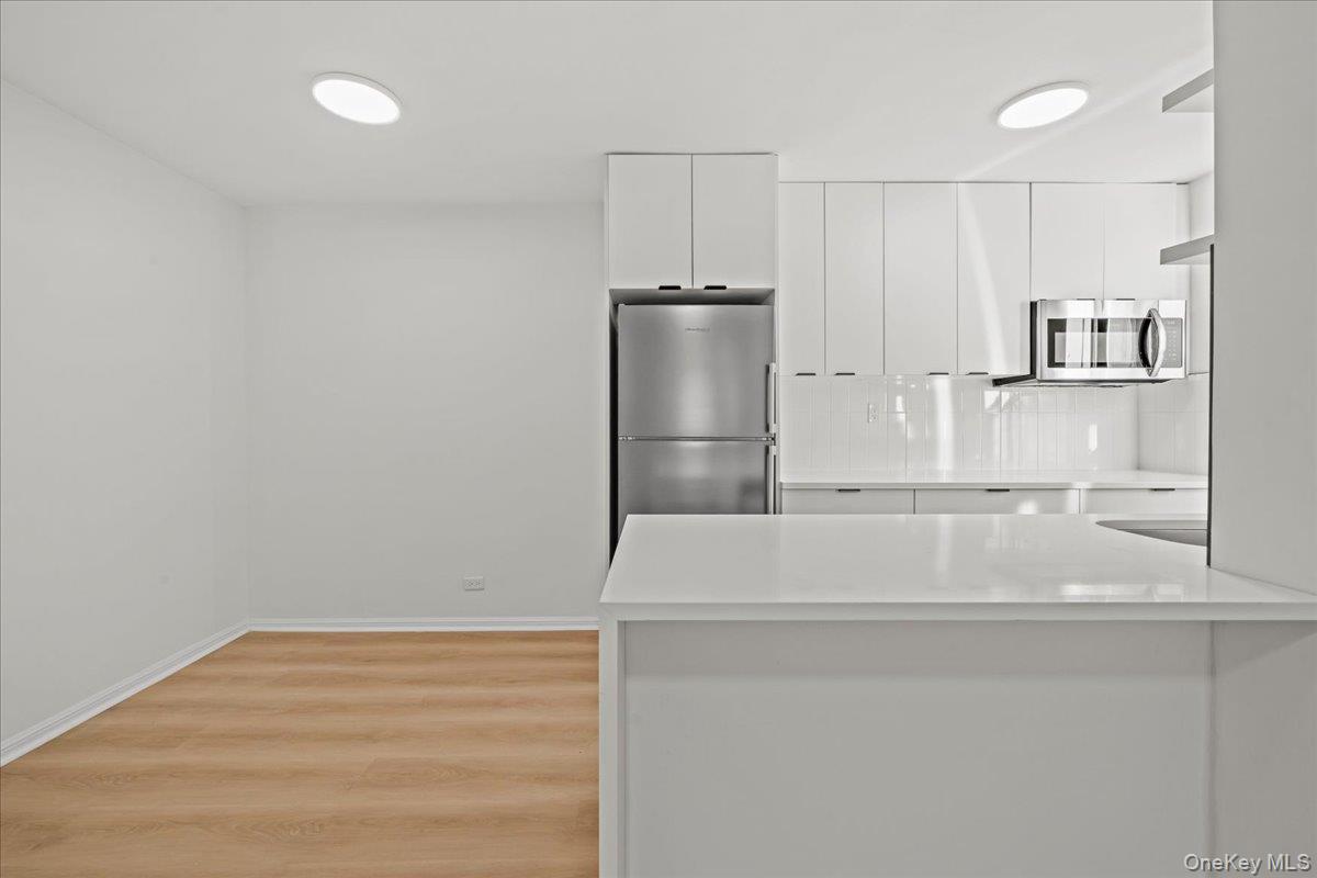 3260 Netherland Avenue Unit: 4C