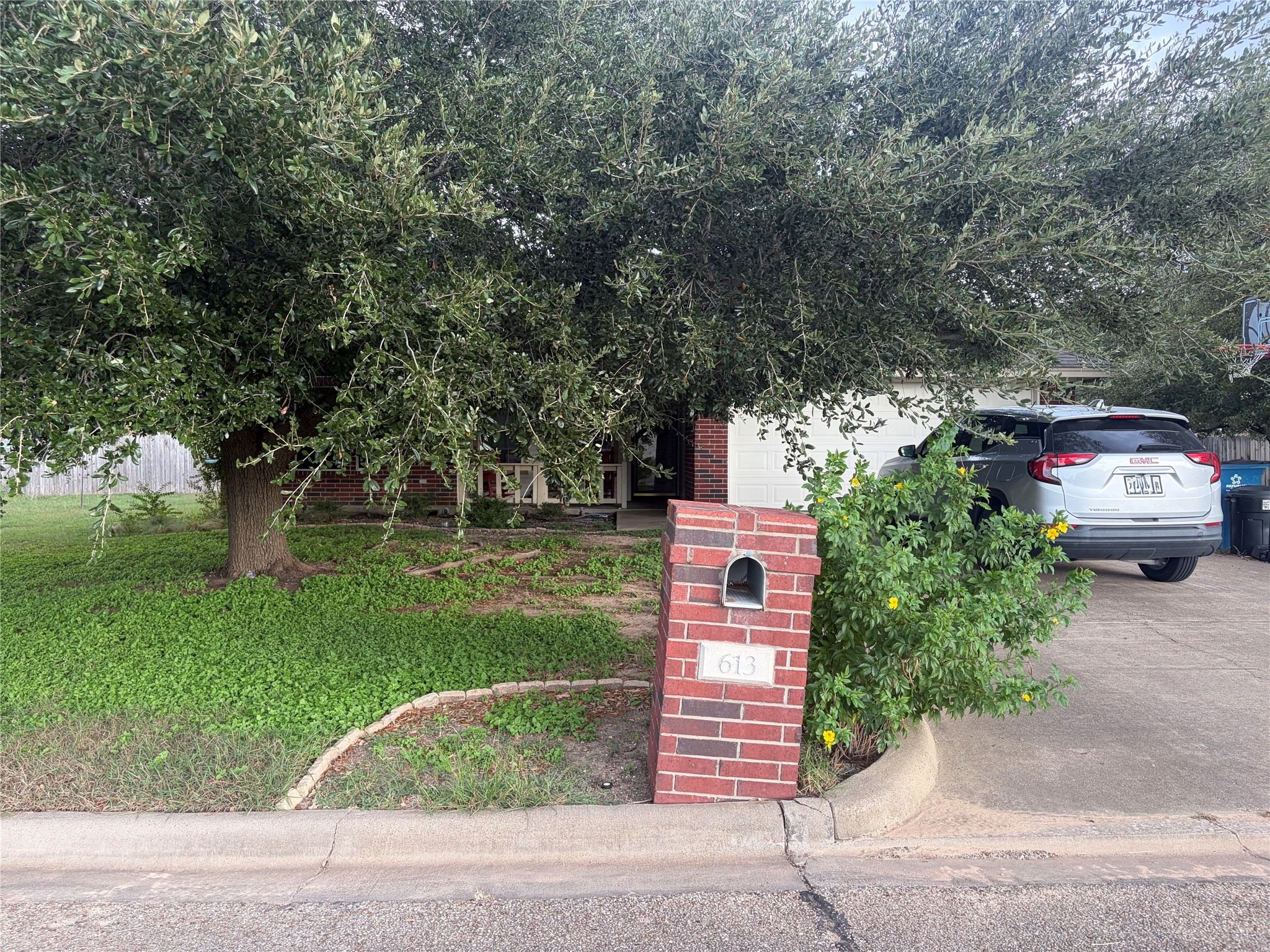 613 Sapphire Boulevard