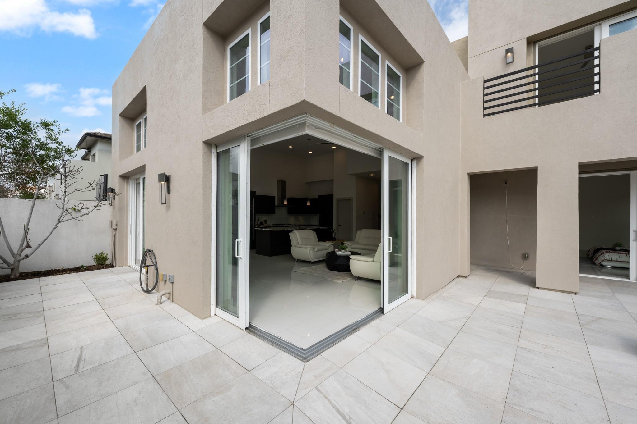 11511 Royal Plain Avenue