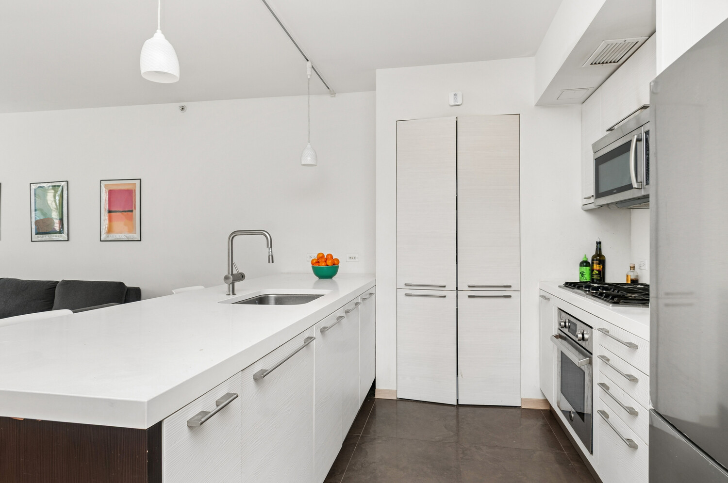 311 E 11TH Street 3D