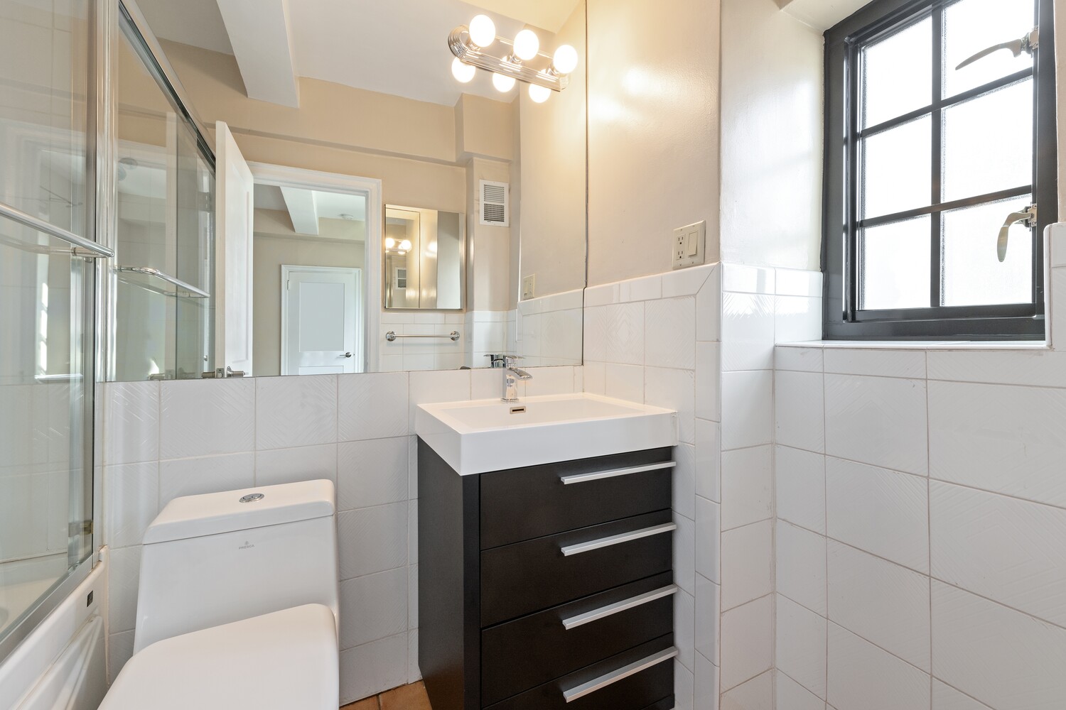 211 E 35TH Street 10G