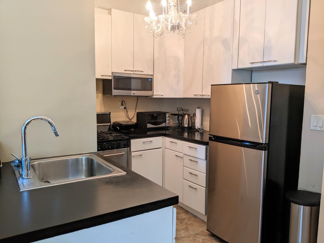 211 E 35TH Street 10G