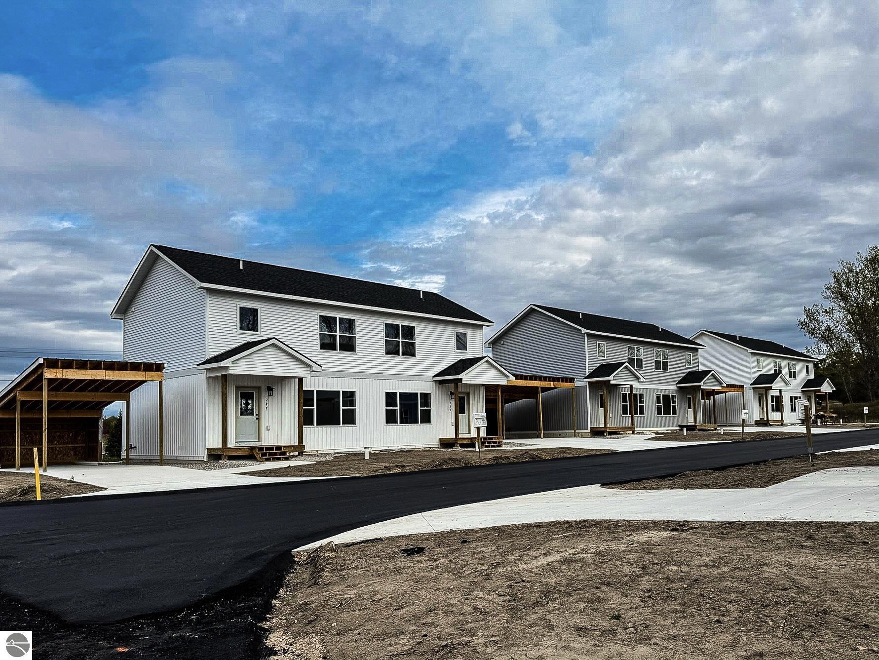 174 Thrive Boulevard # 18