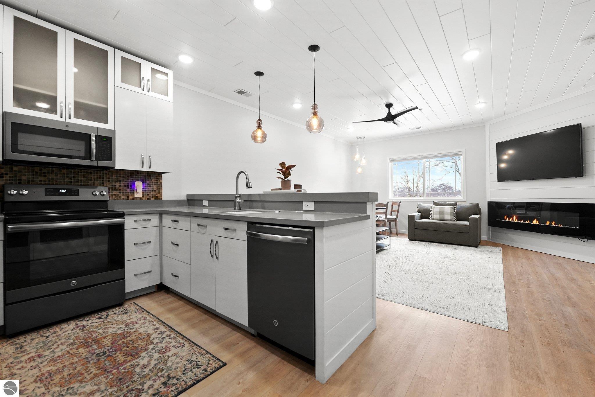 917 Third Street # 12
