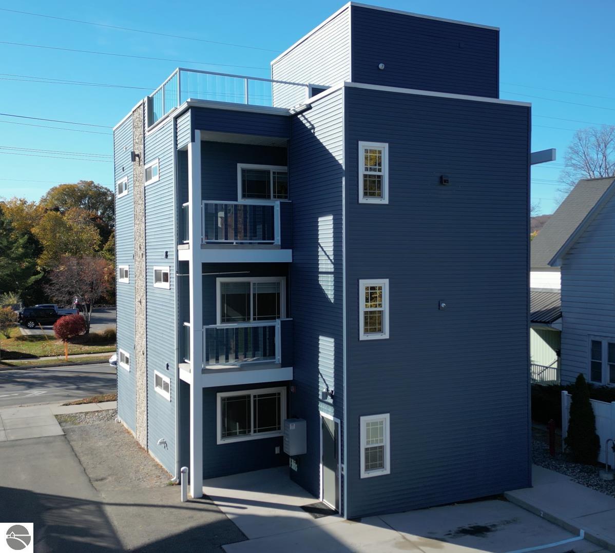 917 Third Street # 12