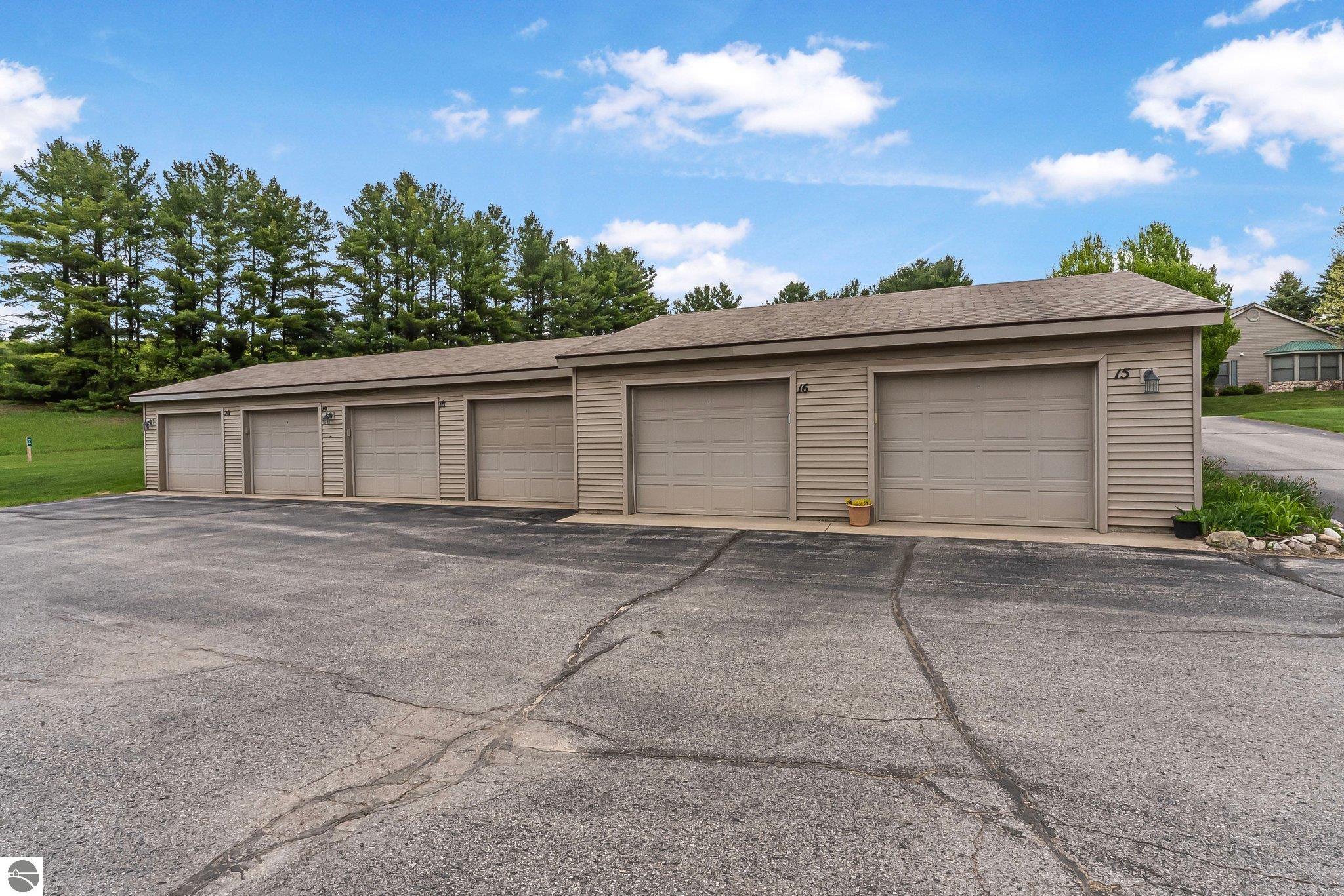 2683 Green Meadows Drive # 10