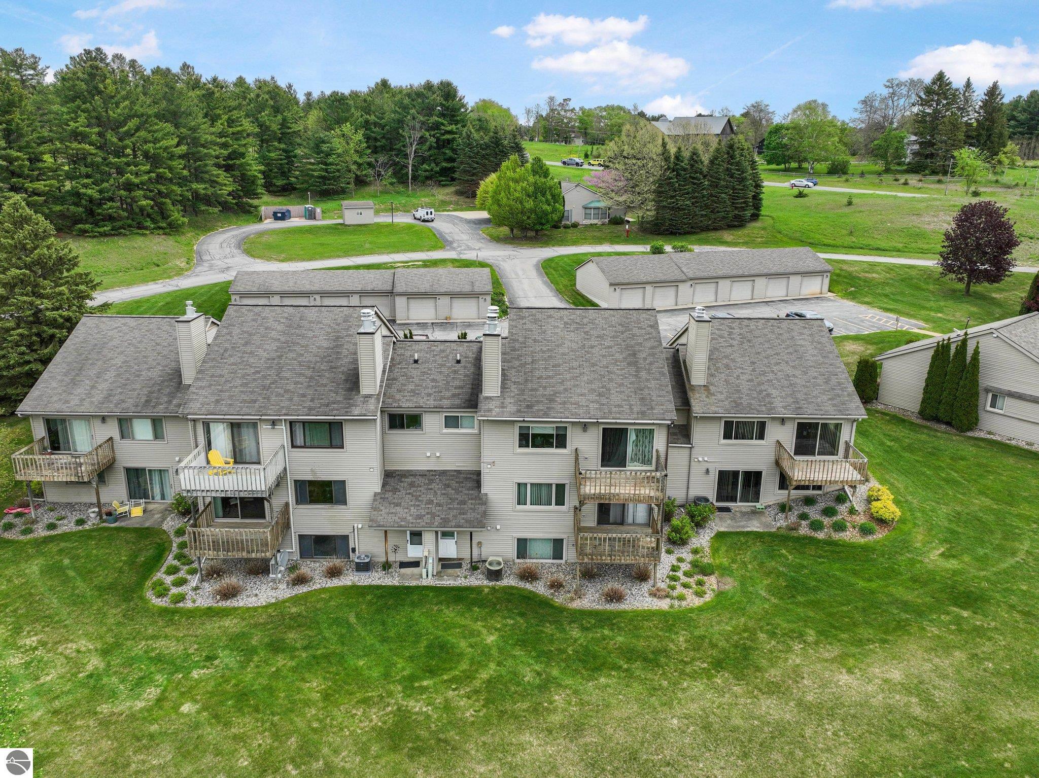 2683 Green Meadows Drive # 10