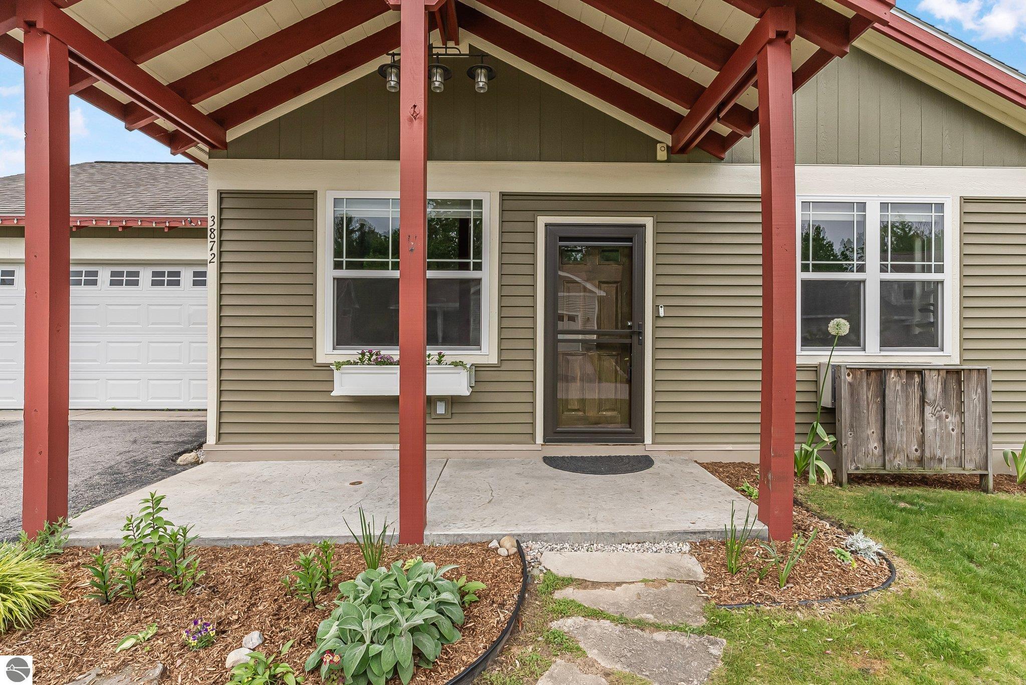 3872 Falling Leaf Trail
