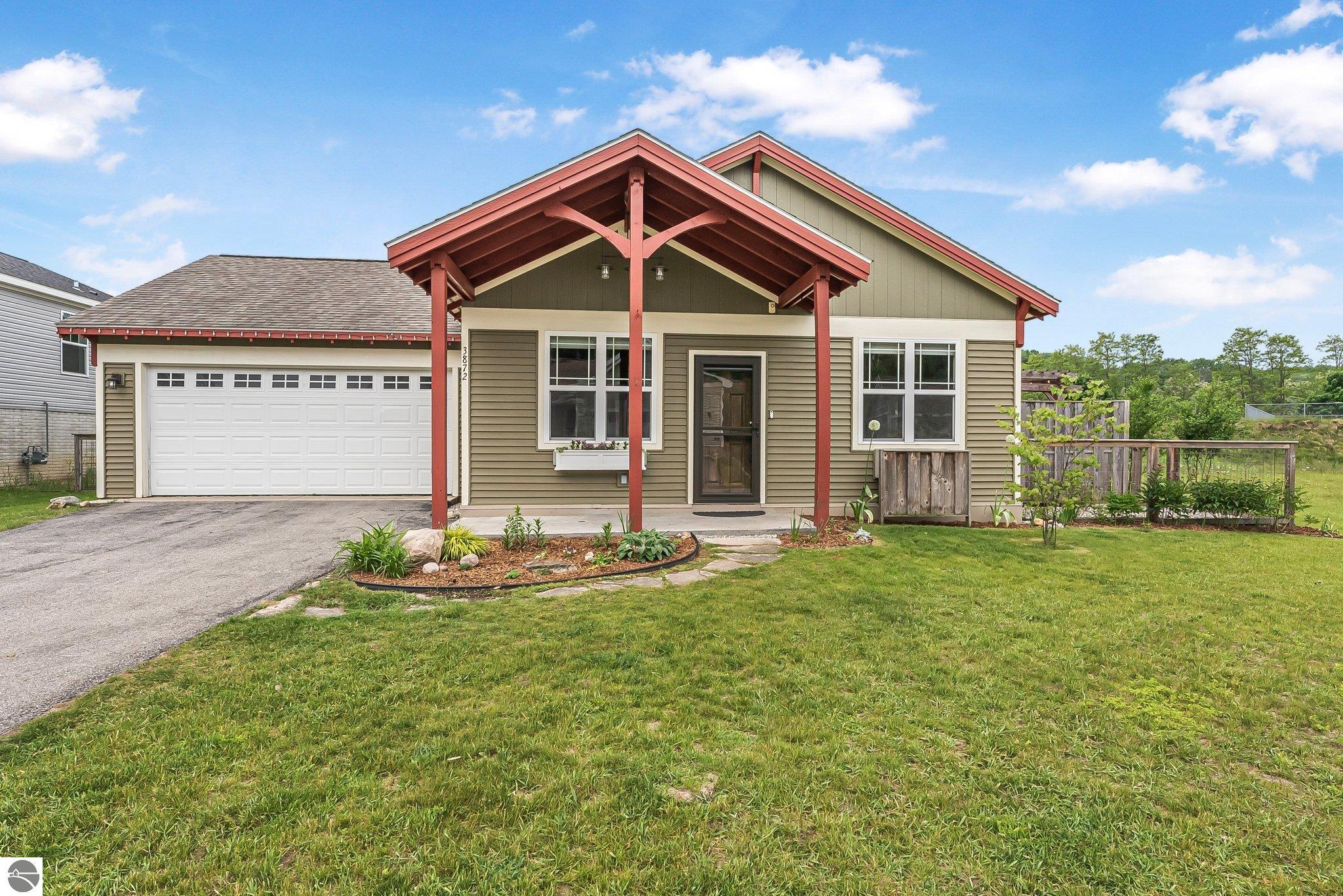 3872 Falling Leaf Trail
