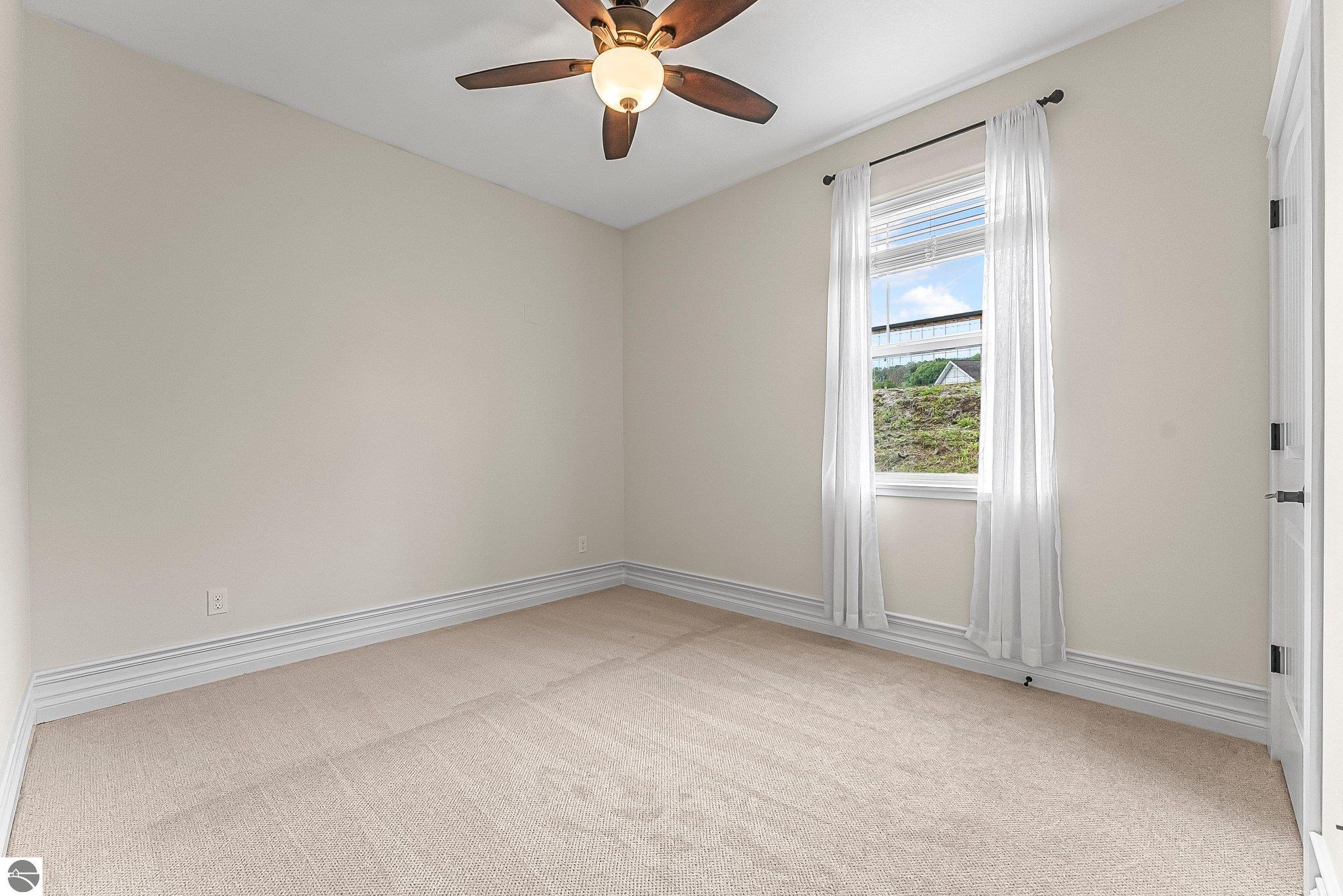 3872 Falling Leaf Trail
