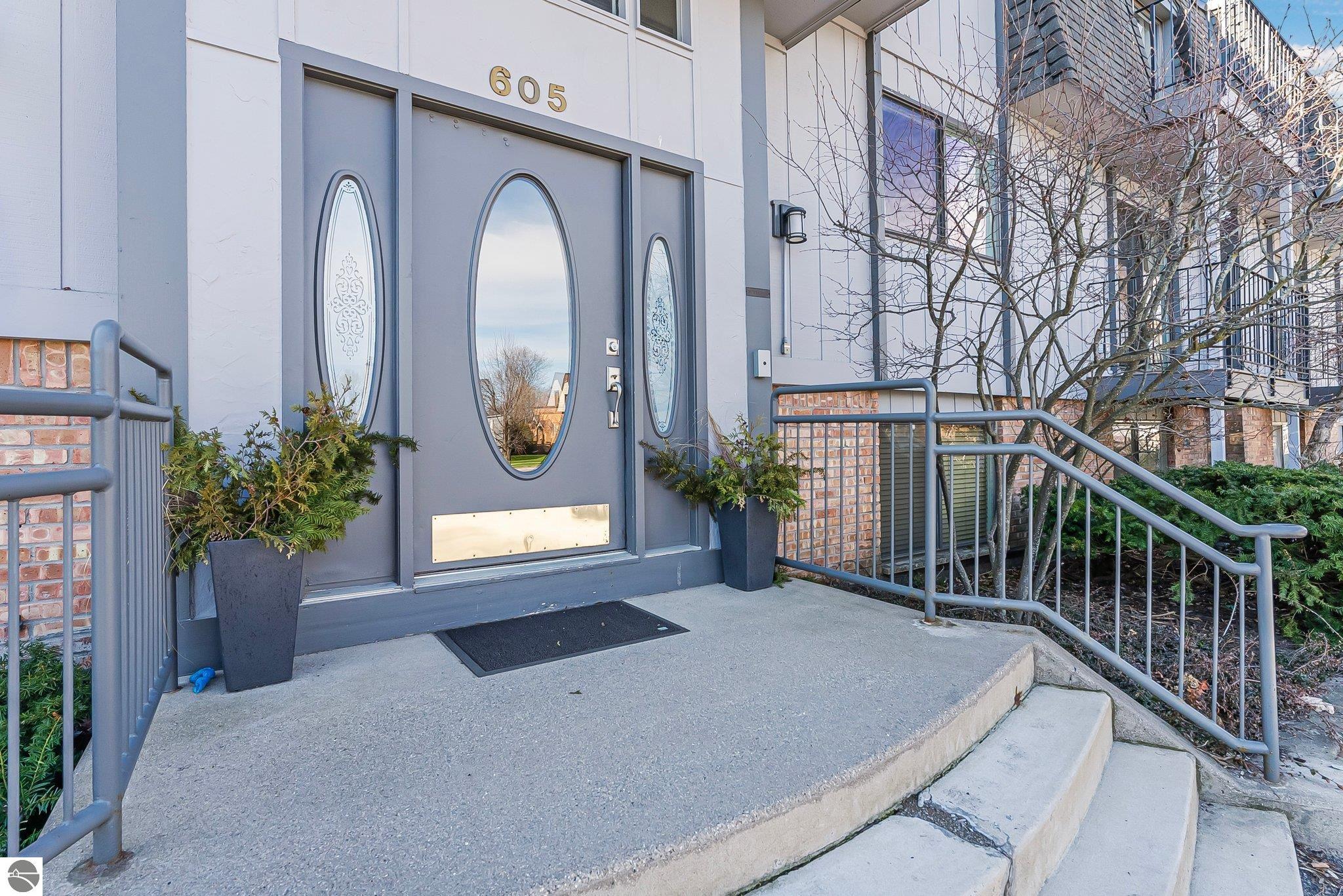 605 Third Street # 9