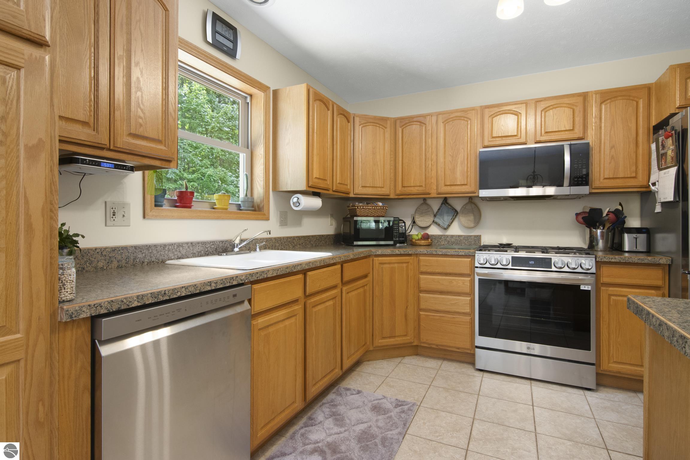 2078 Timber Trail, NE